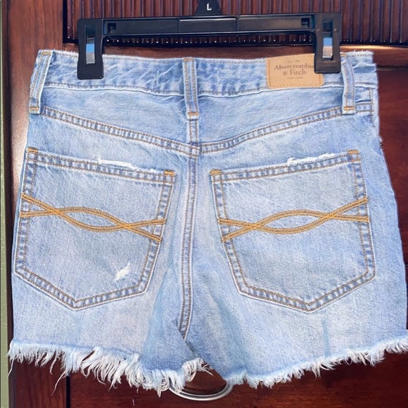 jean short - Picture 2 of 6